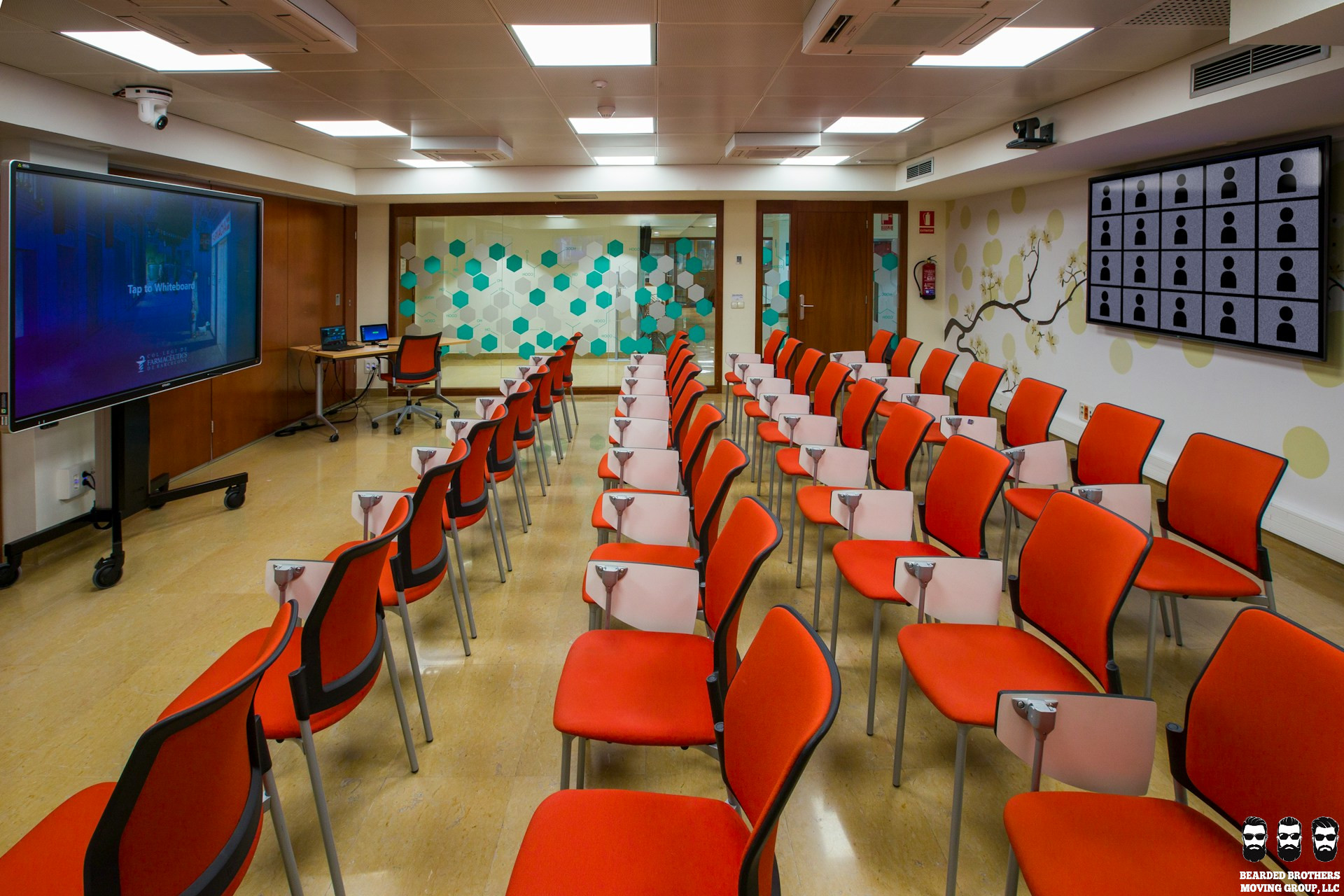 How are the schools in New Middletown, Ohio