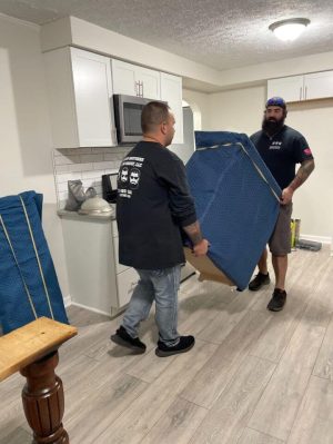 moving company helping a client move in youngstown ohio moving company helping a client move in youngstown ohio